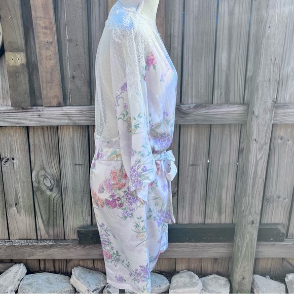 Linea Donatella Satin Robe with Lace Insets, 3/4L Sleeves; Size S/M - Picture 4 of 11